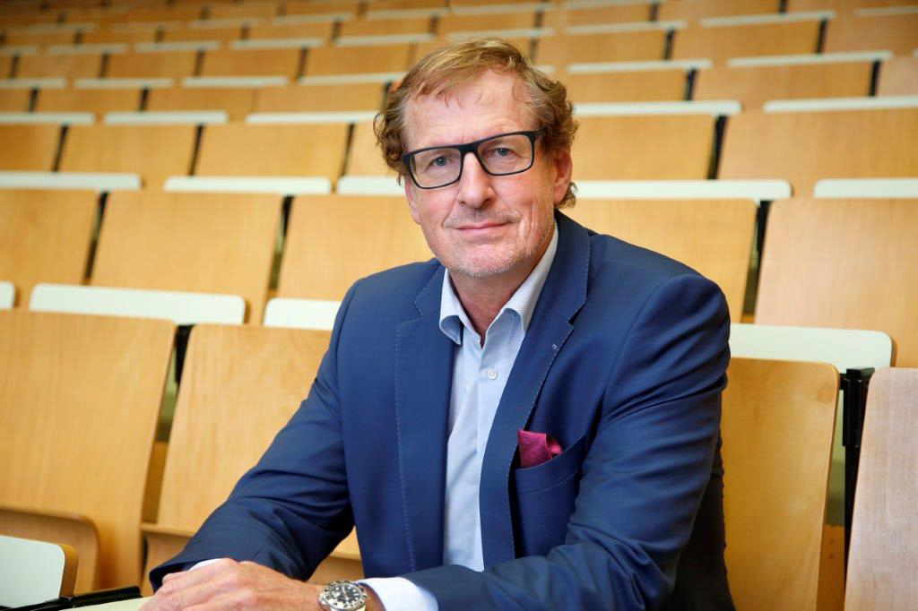 Albrecht Ehlers Portrait photo of Albrecht Ehlers