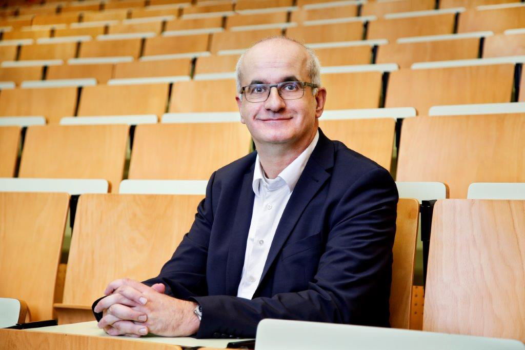 Prof. Manfred Bayer Porträtfoto von Prof. Manfred Bayer