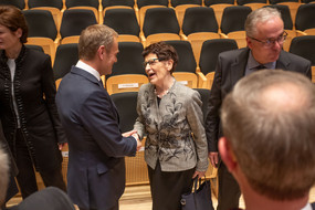 Prof. Rita Süssmuth and Donald Tusk in conversation