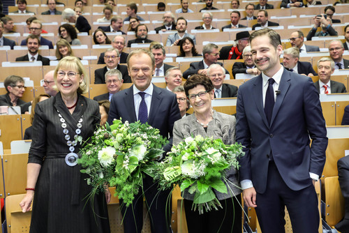 Group photo of Ursula Gather, Donald Tusk, Rita Süssmuth and Christoph Schuck