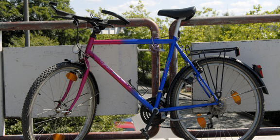 A bicycle on the dining hall bridge at the North Campus.