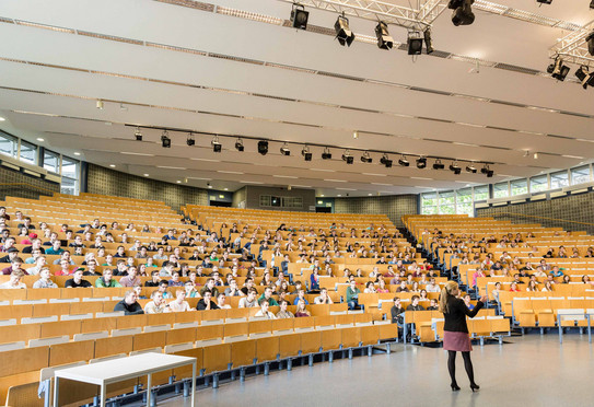 Audimax A large lecture hall filled with students.