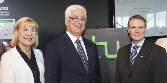 50 Jahre BCI Rektorin Prof. Ursula Gather mit Prof. Dr. Dr. h.c. Constantinos Pantelides und BCI-Dekan Prof. Stephan Lütz