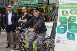 Fahrrad zum Aufladen des Akkus