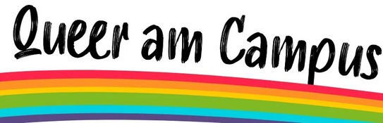 Logo von 'Queer am Campus' mit handschriftlicher Schriftart. Darunter ein Regenbogen in horizontalen Streifen.