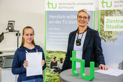 Eröffnung SchülerUni Eröffnung SchülerUni Zeugnisübergabe