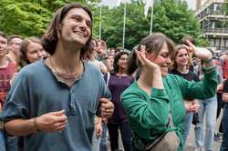 Partystimmung mehrere Personen tanzen