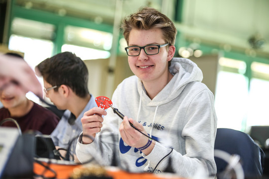 A young man in an experiment during the Dortmund University Days
