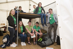 Gruppenbild von do-camp-ing Teilnehmern und Teilnehmerinnen 