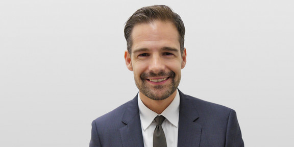 Christoph Schuck Porträtfoto von Prof. Christoph Schuck.