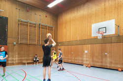 Freizeitaktivität Teilnehmer spielen Basketball