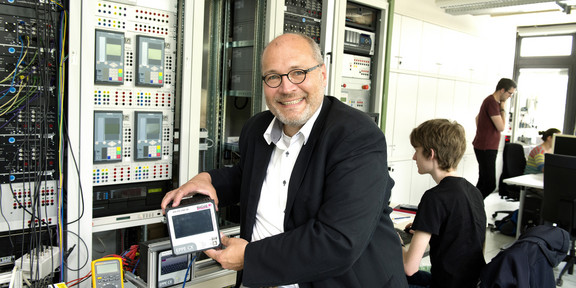 Prof. Christian Rehtanz in a laboratory.