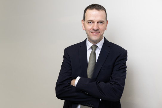 Prof. Hannsjörg Freund Portrait eines Mannes