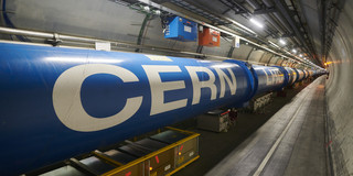LHC-Tunnel LHC-Tunnel: lange Röhre unter der Erde