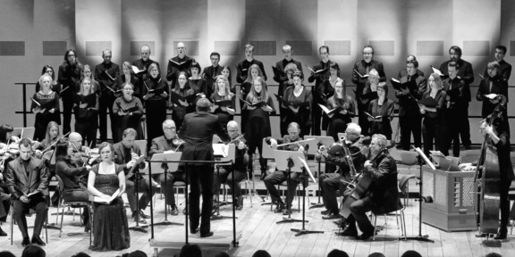 Der Kammerchor der TU Dortmund Der Kammerchor der TU Dortmund bei einem Konzert im Konzerthaus Dortmund.