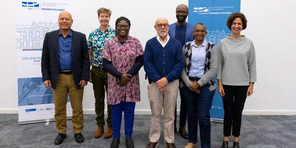 Im Bild sieht man 7 Personen des Senior Fellow Programms der UA Ruhr.