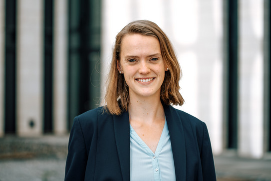 Porträtaufnahme von Malin Gerhards, Vorstandsvorsitzende der KARL-KOLLE-Stiftung