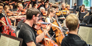 Uniorchester Das Universitätsorchester beim Konzert.