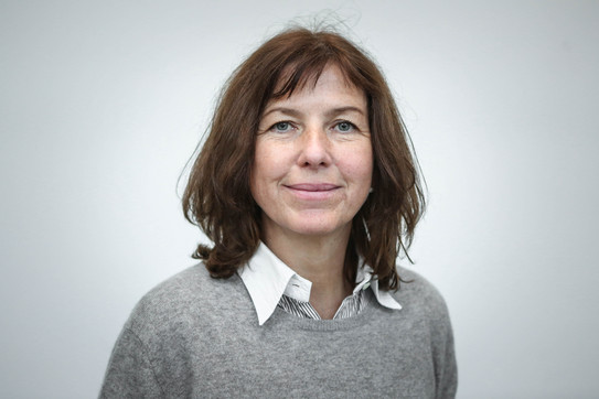Porträt von Prof. Angelika Poferl