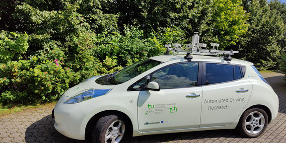 Automatisiertes Fahren Ein automatisiert fahrendes Auto des Bereichs Regelungssystemtechnik der TU Dortmund