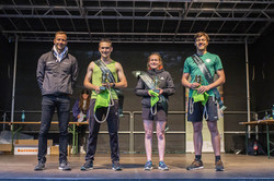 die drei Campus Champs, daneben Christoph Edeler, Leiter des Hochschulsports