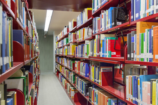 Foto von Bücherregalen