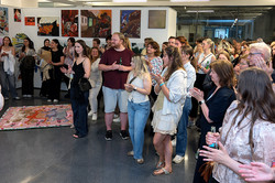 Besucher*innen der Galerie 