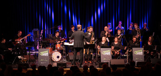 Groove m.b.H. beim Jazzfestival der TU Dortmund 2020 Die Jazzband Groove m.b.H. auf der Bühne des Jazzfestival 2020 an der TU Dortmund.