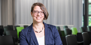 Das Foto zeigt Frau Dr. Wohlgemuth lächelnd im Porträt.