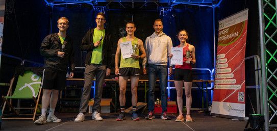 Award ceremony for Campus Champs on stage