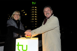 Inauguration of the luminous TU logo on the Mathetower.