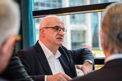 Nahaufnahme von Prof. Manfred Bayer