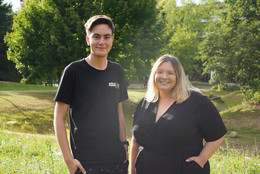 Juli Porträtfoto der AStA-Vorsitzenden David Wiegmann und Leonie Lippert.