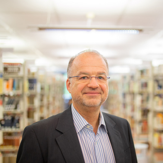 Portrait Prof. Heinz Hövel