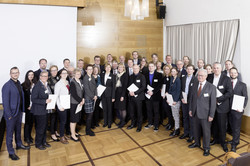 Stiftertreffen Die Gruppe aller Stifterinnen und Stifter mit Prof. Gather.