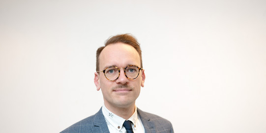 Prof. Hauke Egermann Porträt eines Mannes