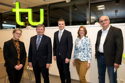 From left to right are Prorector Research Prof. Elvany, Chaudoire Foundation board member Dr. Fischer, award winner Dr. Lohmann, award winner Dr. Schad and Rector Prof. Bayer. 