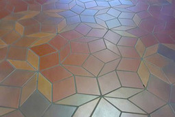 Geometrische Muster auf dem Boden