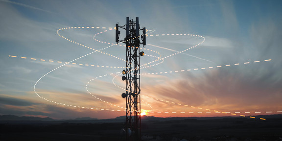 Sendemast, um den Linien gezeichnet sind