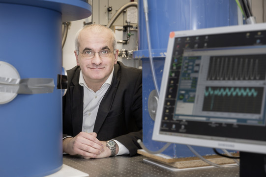 Portrait Prof. Manfred Bayer