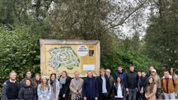 Gruppenfoto im Zoo