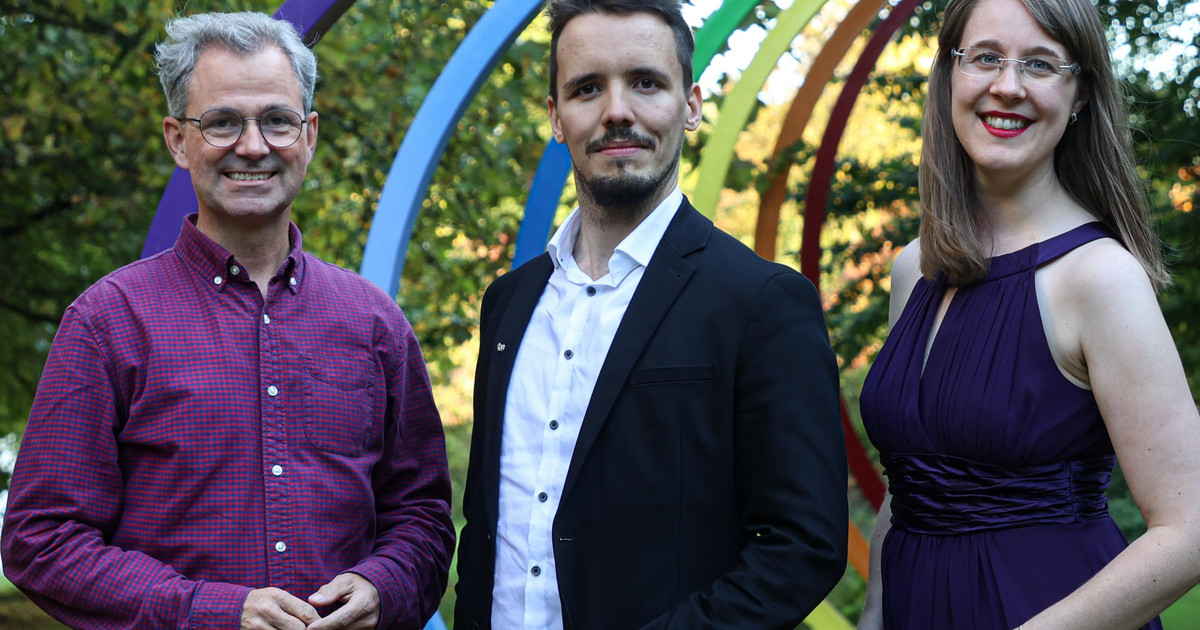 Internationales Team sagt außergewöhnlichen DreiTeilchenZustand
