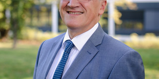 Porträtfoto von Prof. Dirk Biermann