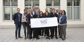 innolab Gruppenfoto mit Gründerinnen und Gründern beim "Innolabs"