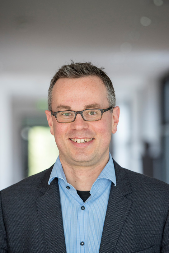 Prof. Jörg-Tobias Kuhn 