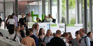 20260706_Lernen, Lehren und Prüfen mit KI_BenediktTobiasMüller_282 Besucher der Veranstaltung im Rudolf-Chaudoire-Pavillon.