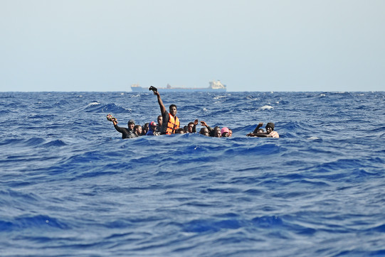 Seenot Menschen in Seenot auf dem Mittelmeer