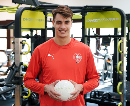 Portraifoto von Handball-Nationalspieler Julian Köster