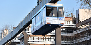 H-Bahn Die H-Bahn bei der Fahrt