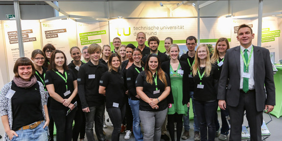 Gruppenfoto auf der Messe Einstieg